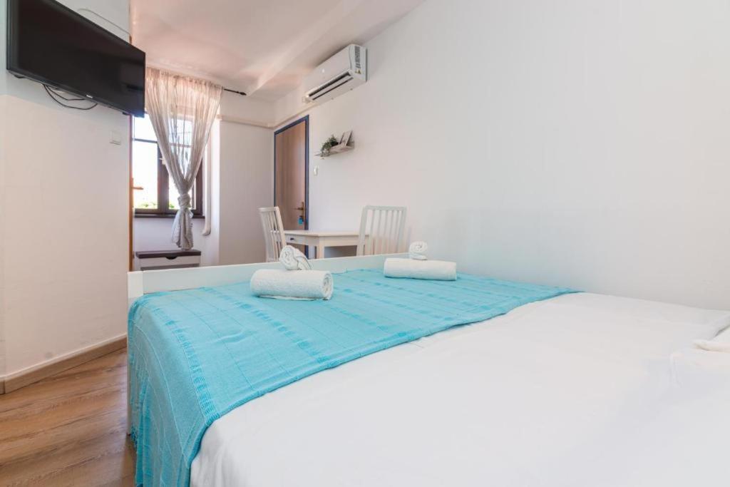 באסקה Rooms & Studio Apartments By The Way מראה חיצוני תמונה