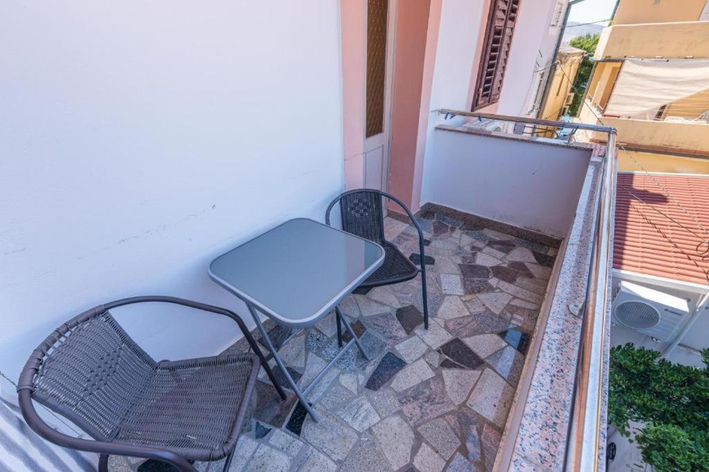באסקה Rooms & Studio Apartments By The Way מראה חיצוני תמונה