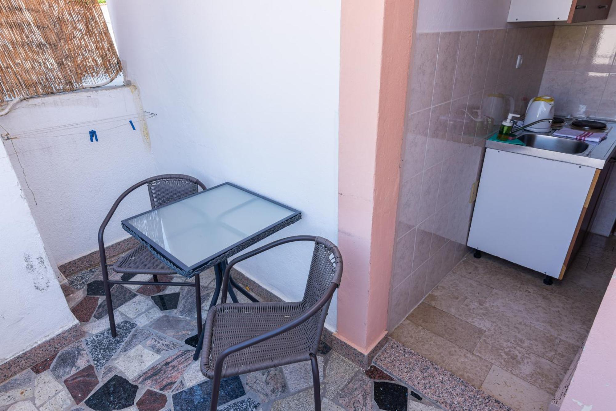 באסקה Rooms & Studio Apartments By The Way מראה חיצוני תמונה